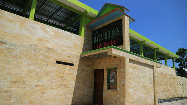 Kolam Renang Ratu Bilqis