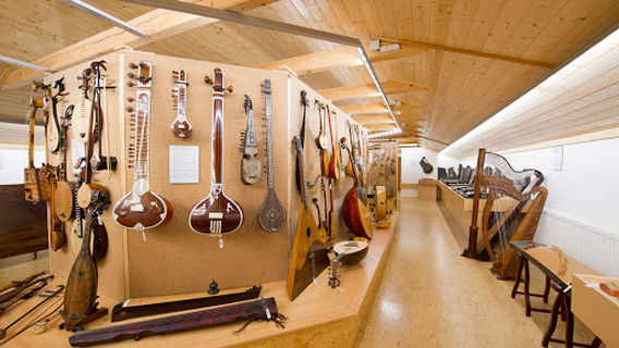 Expozice hudebních nástrojů