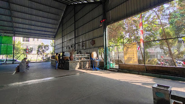 Lucky Tennis Indoor Joglo