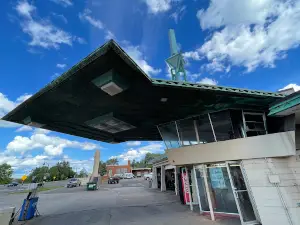 Gas station designed by Frank Lloyd Wright