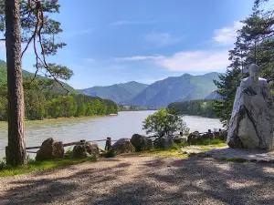 Pamyatnik Nikolayu Konstantinovichu Rerikhu
