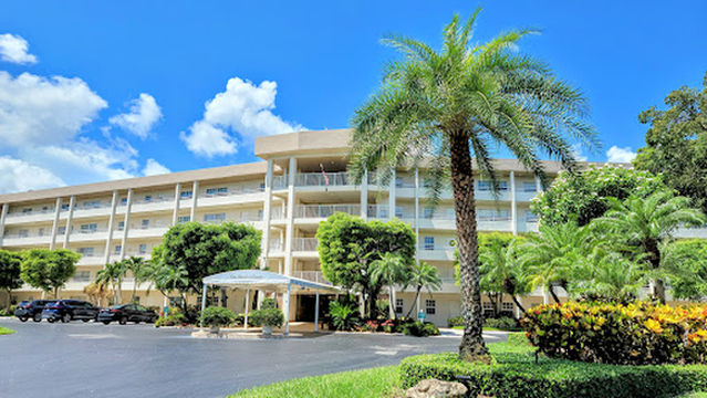 Palm Aire Country Club - Oaks and Cypress Courses