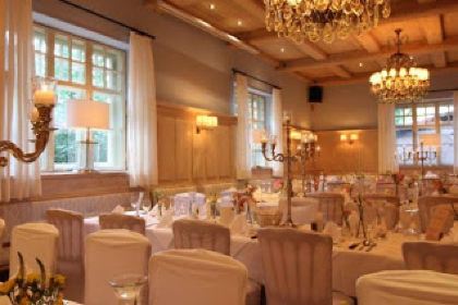 Gasthof Hinterbrühl Beer Garden