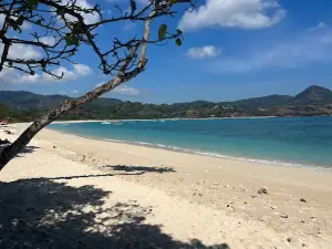 Pantai Maluk.pasir Putih