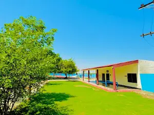 Cool And Cool Malik Swimming Pool