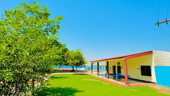 Cool And Cool Malik Swimming Pool