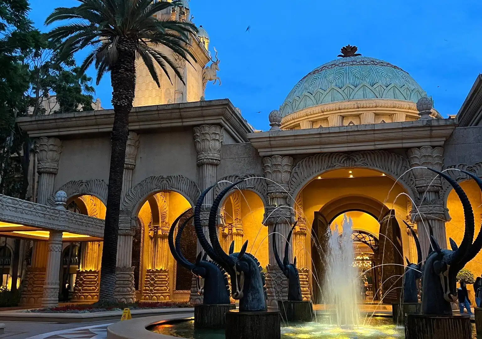 Hotels near The Maze of the Lost City