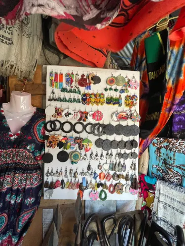 Mwenge Woodcarvers Market