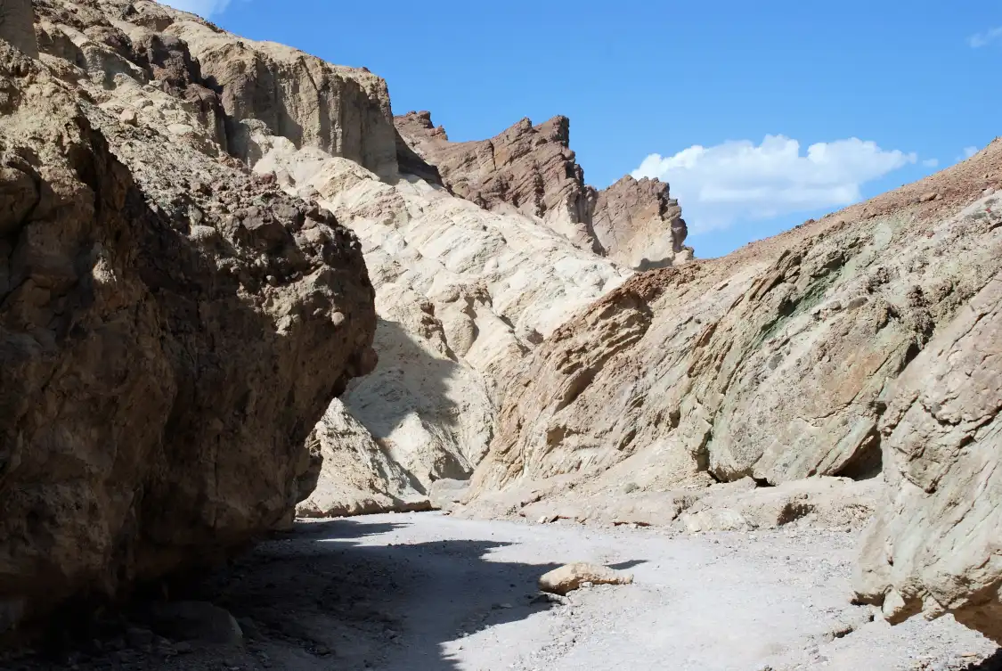 Hotels near Golden Canyon