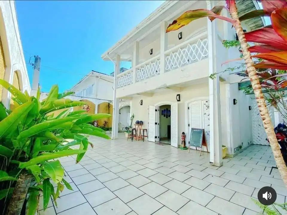 Hotels near Enseada Beach
