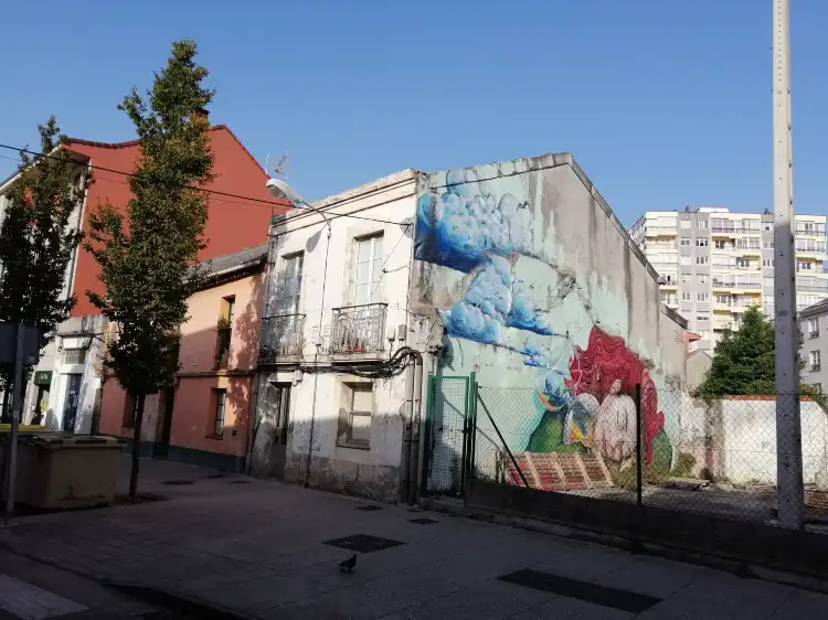Hotels near Meninas de Canido