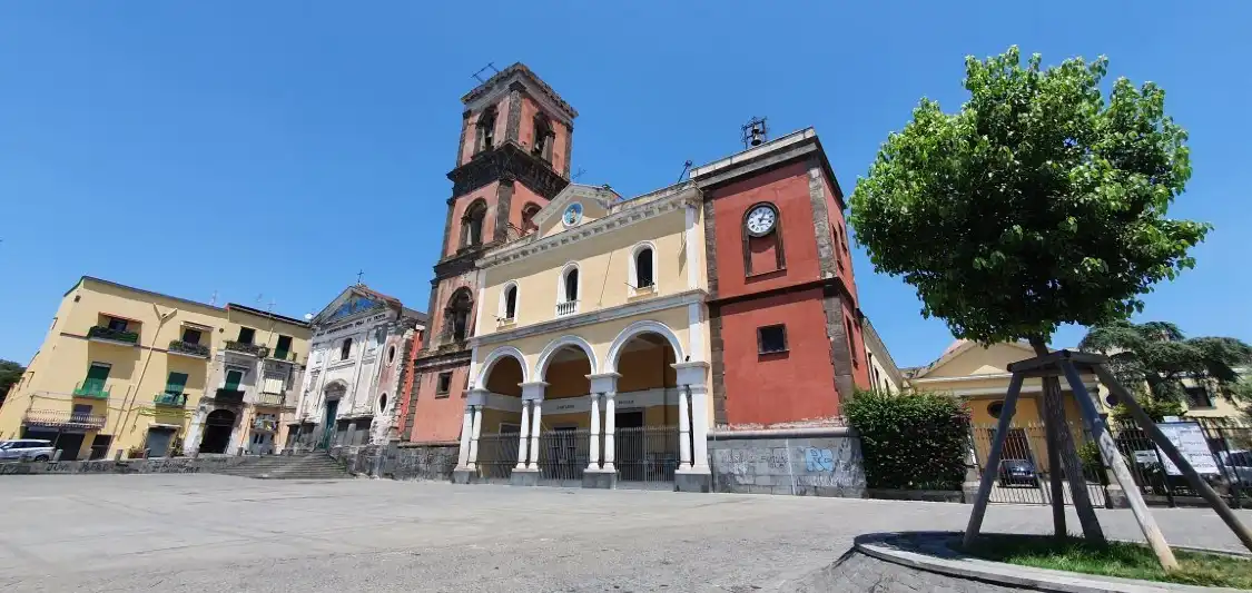 Отели рядом с достопримечательностью «Basilica di Santa Maria a Pugliano»