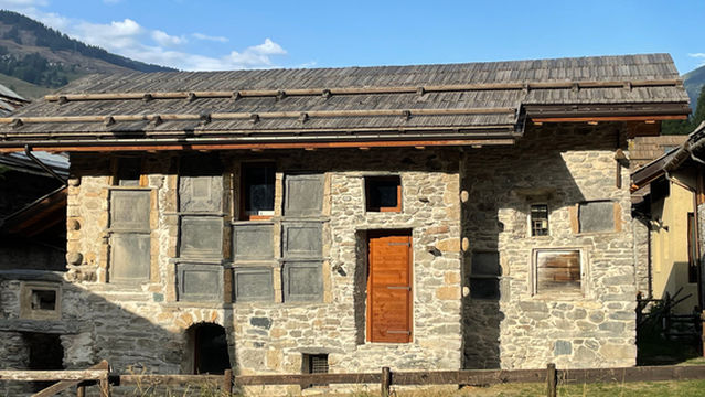 Casa Delle Lapidi