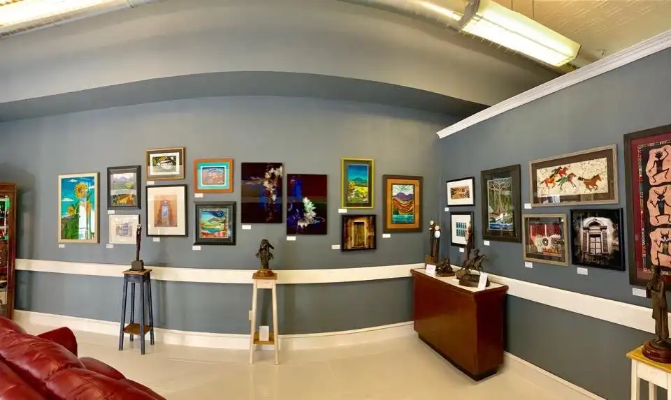 Hotels near Marvin's Place Art Gallery