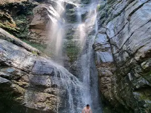 Lauke Waterfall