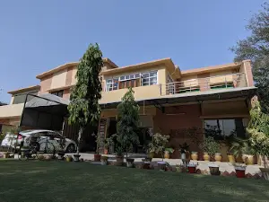 Iqbal Park