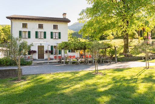Compare 5 airports near Losone