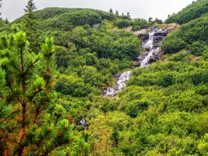 Hoverlyanske Falls