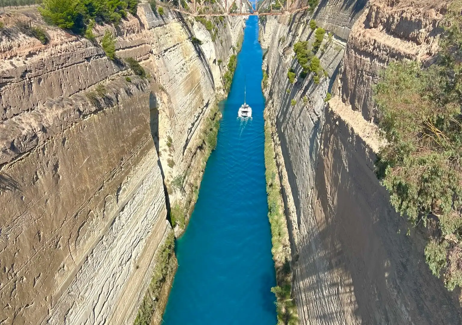 Hotels near Corinth Canal