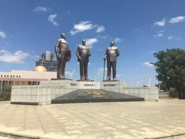 Three Chiefs' Statues
