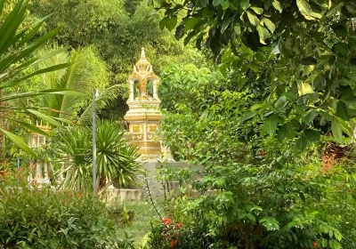 Amphoe Lan Saka