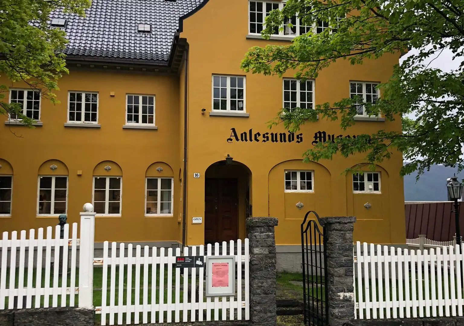 Hotels near Aalesunds Museum
