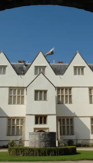 カーディフのホテル