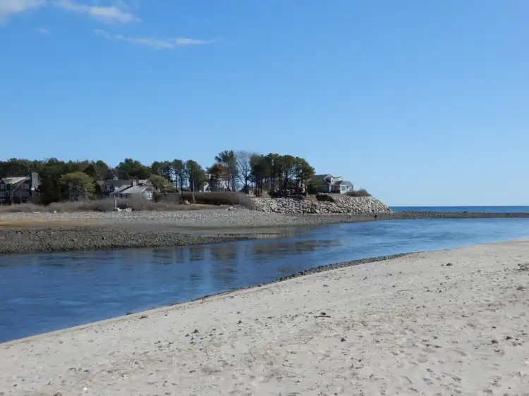 Hotels near Parsons Beach