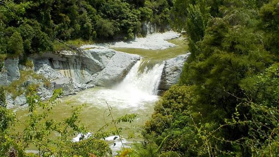 Raukawa Falls