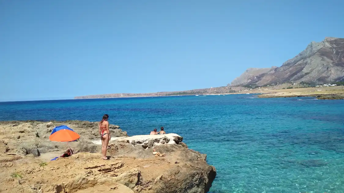 Hotel in zona Spiaggia di Seno dell'Arena (Calazza)