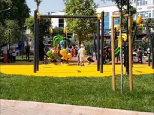 Zeki Cömert Belediye Parkı
