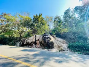 Thi Mowbo Waterfall