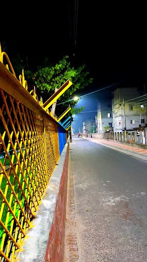 Shah Makhdum Dargah