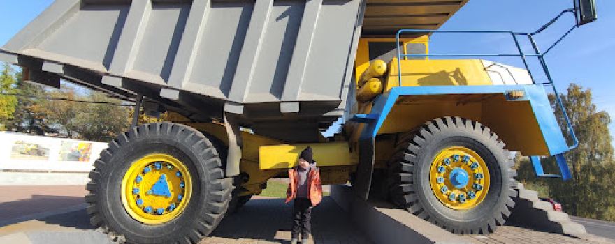 monument BelAZ