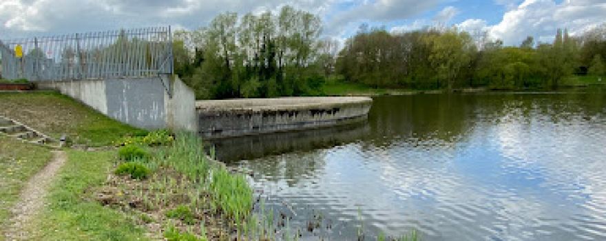 Holmer Lake Car Park