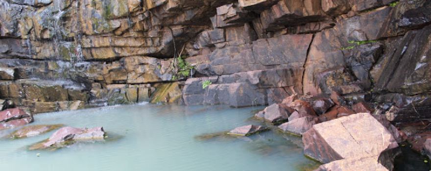 Paana dhar waterfall daal gaon