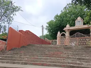 छोटा केदारेश्वर, सैलाना ( घाटों के पास स्थित )