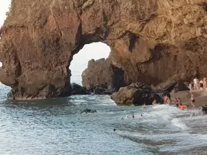 Deliklitaş Plajı