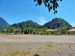 Masjid Agung Al-Ikhlas Leupung
