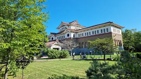 Porno: men va 5 ayol