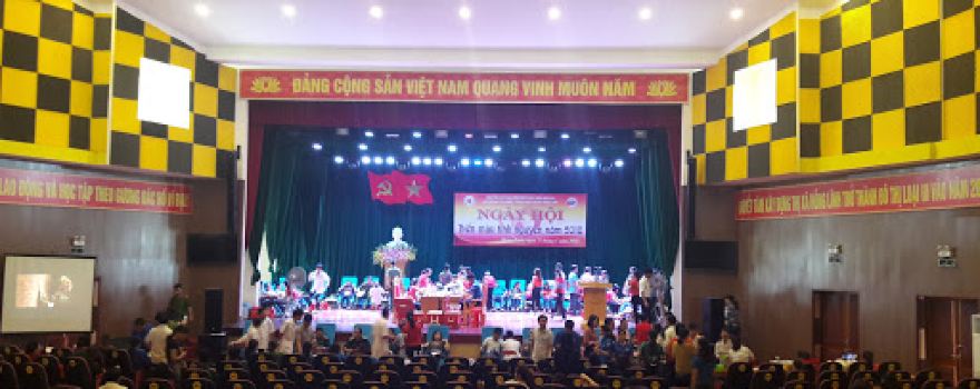 Nhà văn hoá thị xã Hồng Lĩnh