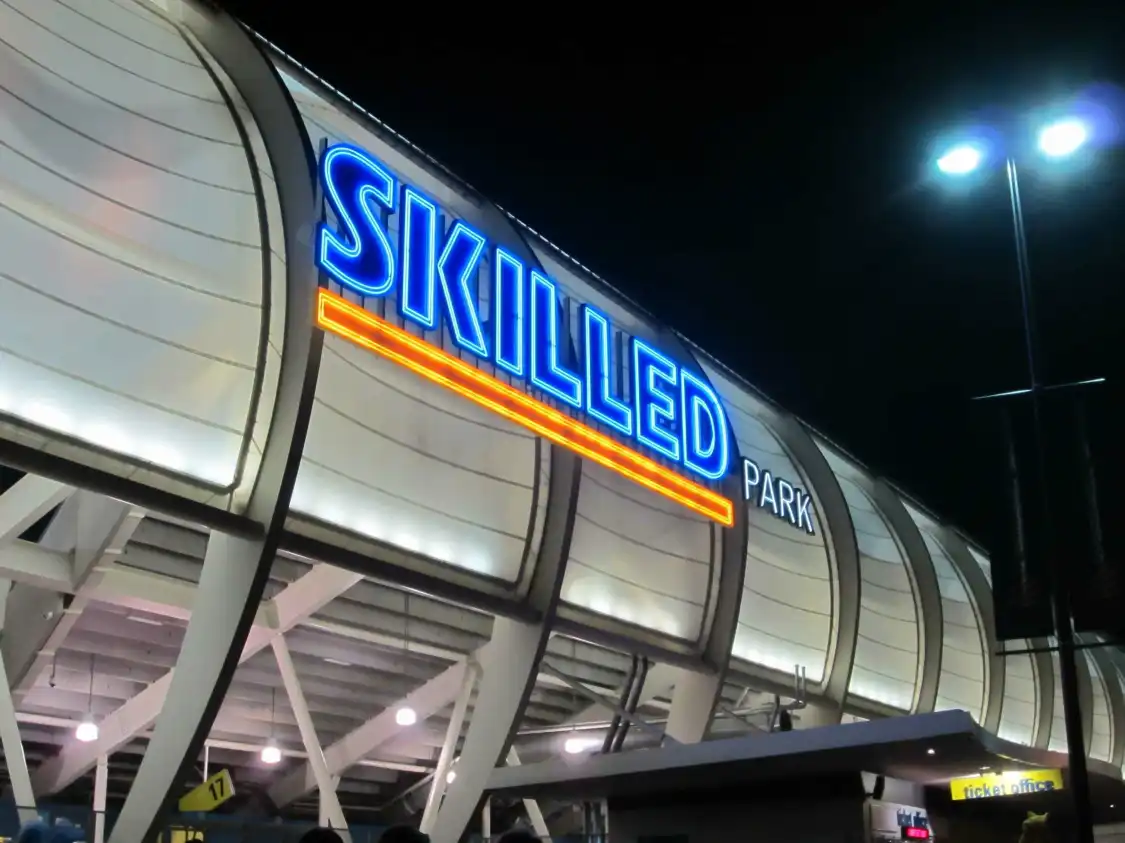 Hotel dekat Cbus Super Stadium