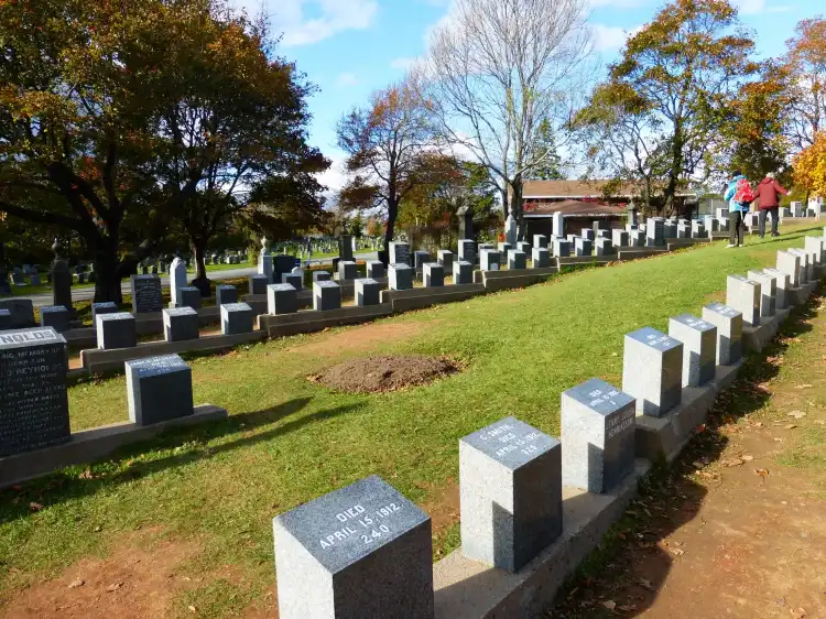 Hotels in der Nähe von Fairview Lawn Cemetery