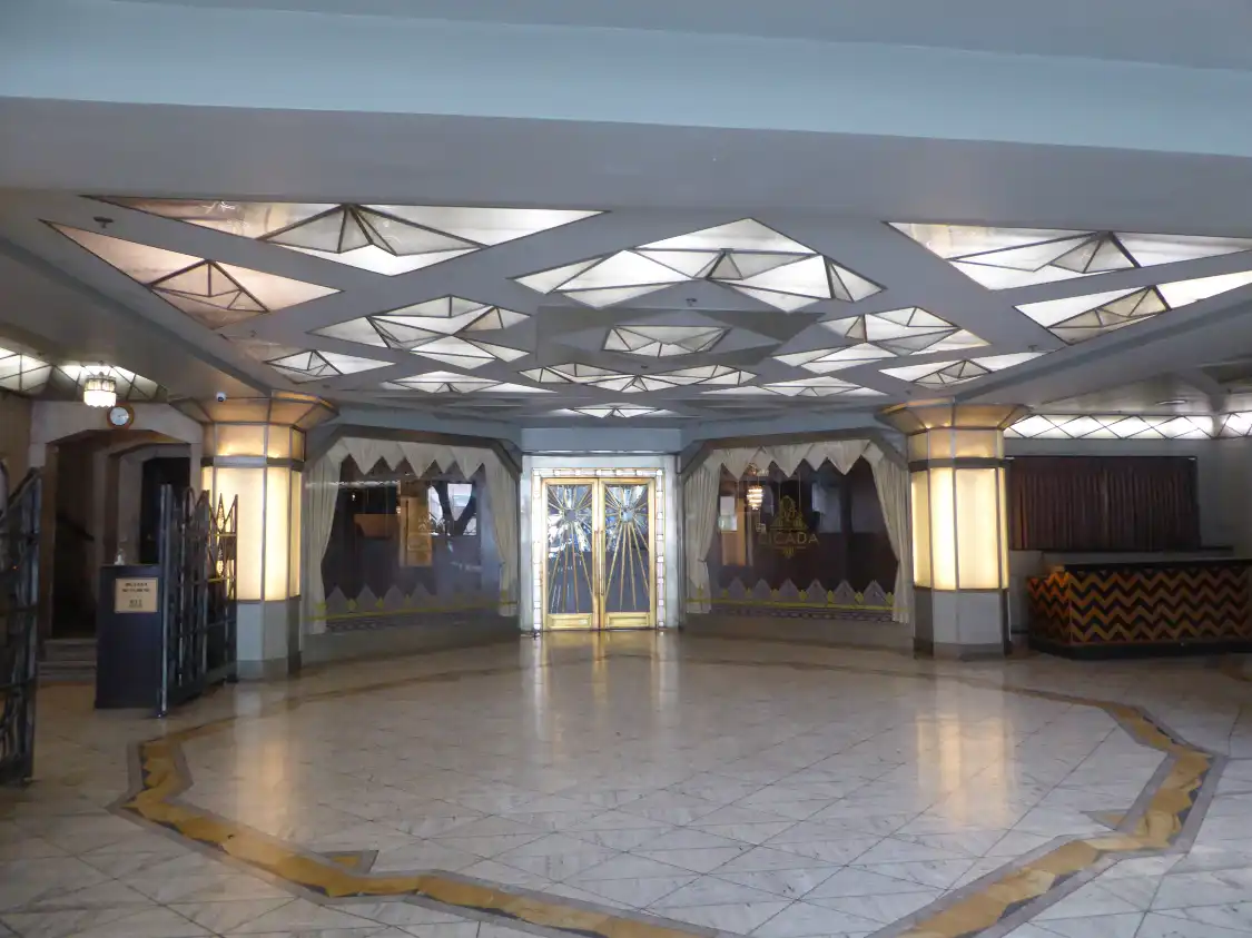 James Oviatt Building 주변 호텔