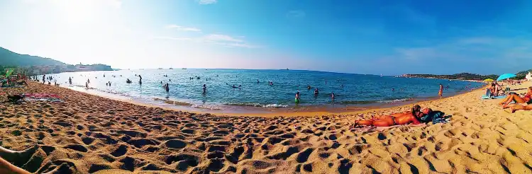 Hôtels à proximité de : Plage d'Aregno