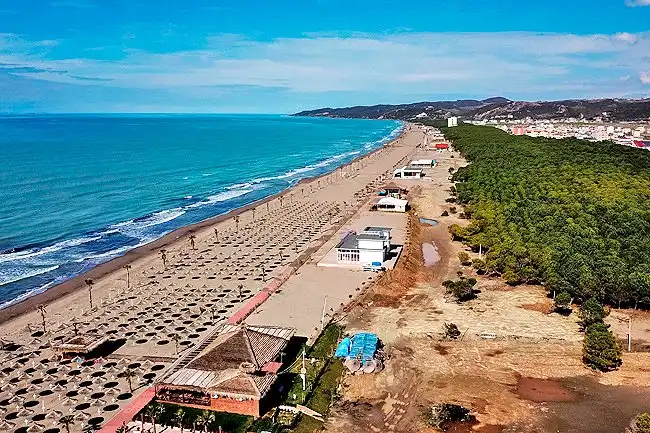 Hotels near Spille Beach