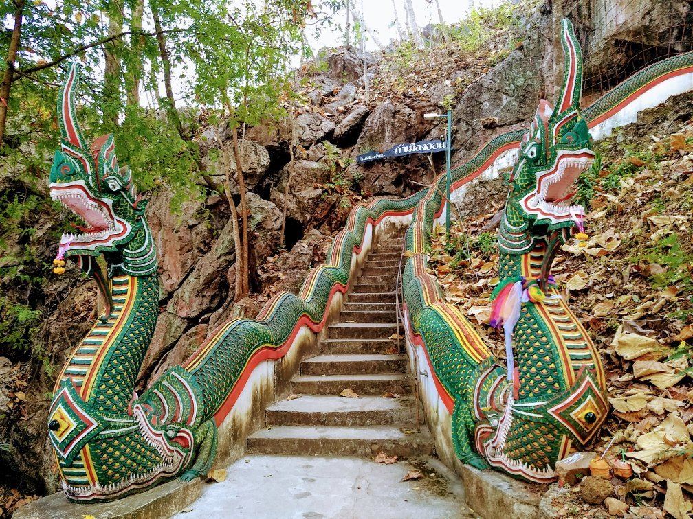 Mueang On Cave