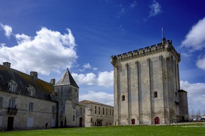 Le Donjon Medieval