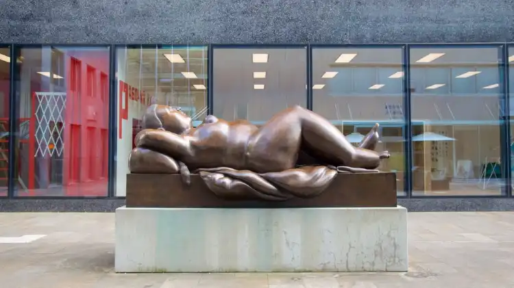 Hotels near Reclining Woman