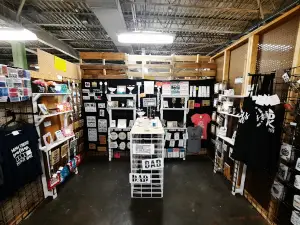 Merchant Outlet Mall
